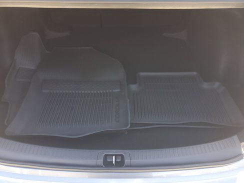 Certified 2024 Toyota Corolla SE FWD image 9