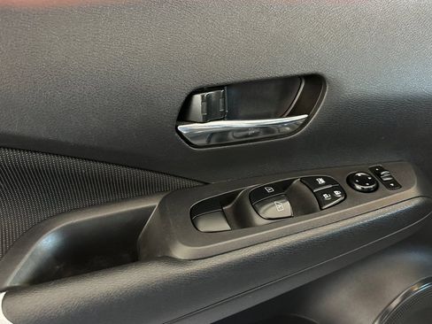 Used 2022 Nissan Kicks SV w/ Interior Electronics Package FWD image 10