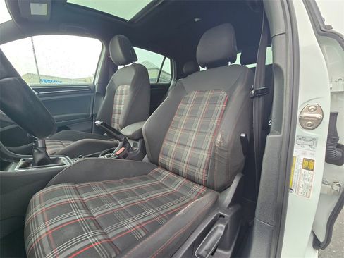Used 2017 Volkswagen GTI S image 17