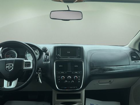Used 2017 Dodge Grand Caravan SE w/ Power Window Group FWD image 9