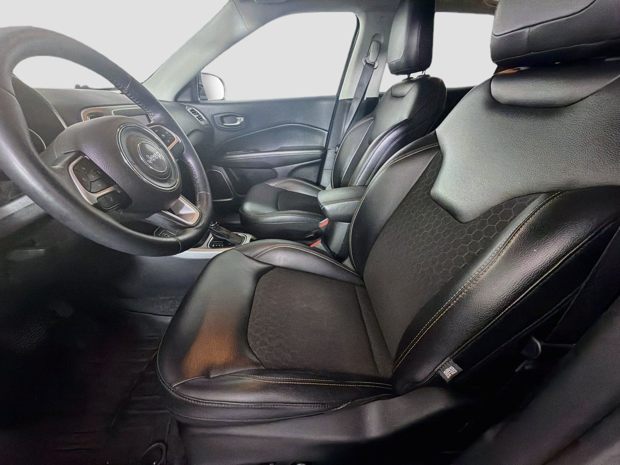 Used 2018 Jeep Compass Latitude w/ Popular Equipment Group FWD image 13