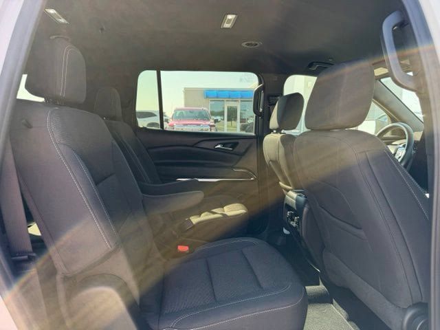 Used 2024 Chevrolet Traverse LT w/ LPO, Floor Liner Package FWD image 11