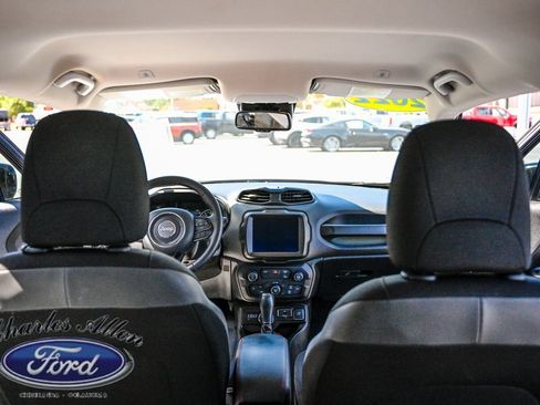 Used 2022 Jeep Renegade Trailhawk image 16