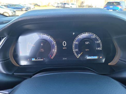 New 2025 Jeep Grand Cherokee Altitude image 19