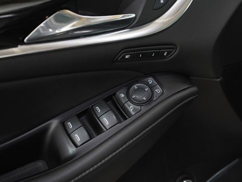 Used 2019 Buick Enclave Avenir w/ Avenir Technology Package image 23