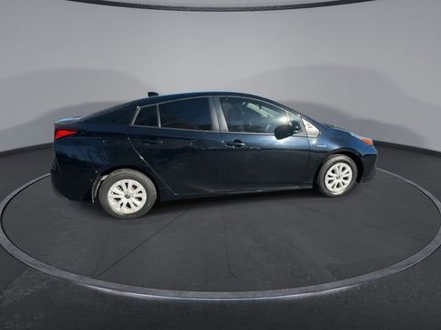 Used 2021 Toyota Prius LE image 15