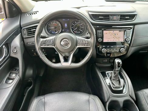 Used 2018 Nissan Rogue SL FWD image 16