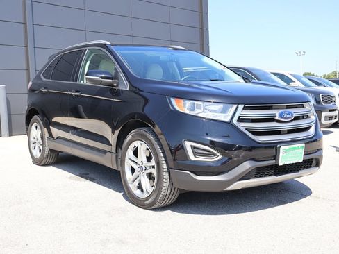 Used 2017 Ford Edge Titanium w/ Technology Package AWD/4WD image 6