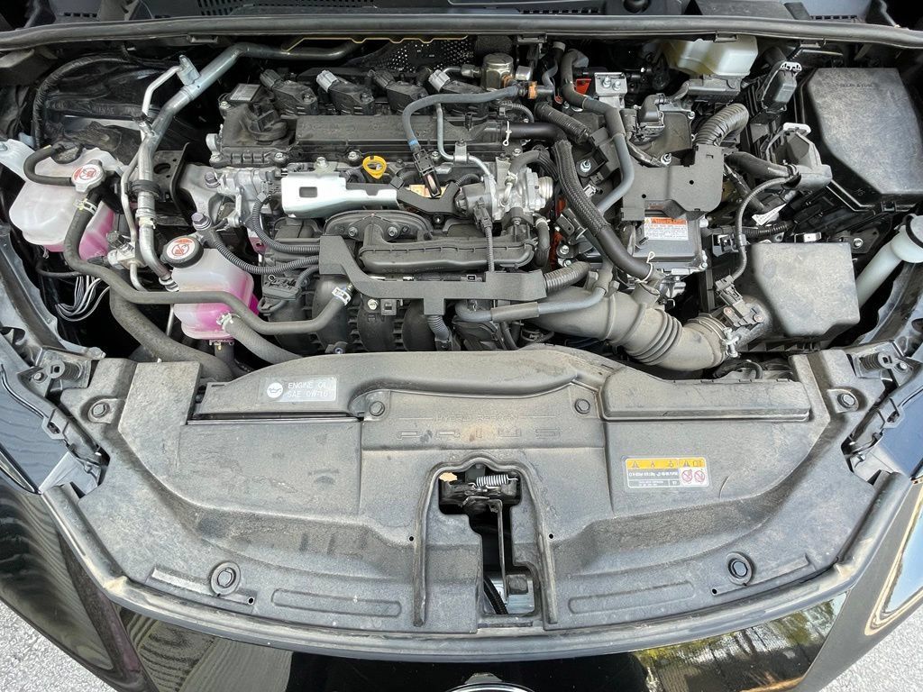 Used 2025 Toyota Prius LE FWD image 32