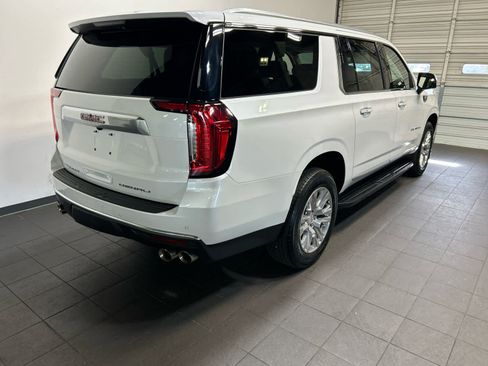 Used 2023 GMC Yukon XL Denali AWD/4WD image 3