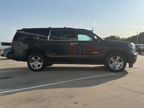 Used 2020 Chevrolet Suburban LT w/ Texas Edition Package RWD image 7
