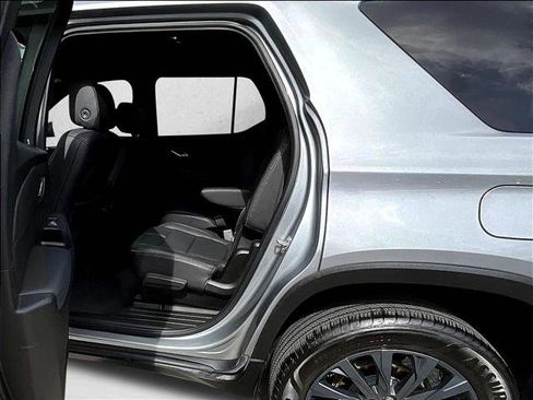 Certified 2023 Chevrolet Traverse RS image 26