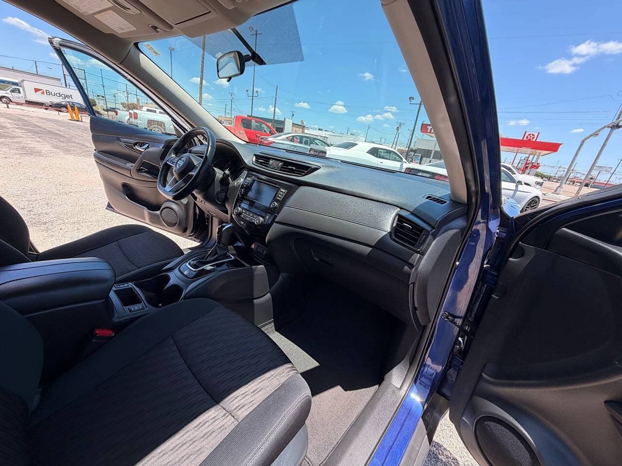 Used 2018 Nissan Rogue SV AWD/4WD image 14