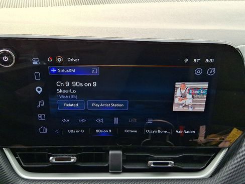 Used 2026 Chevrolet Equinox LT w/ Convenience Package II FWD image 16