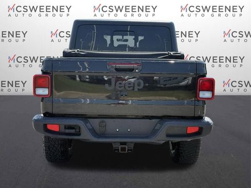 Used 2022 Jeep Gladiator Sport AWD/4WD image 4