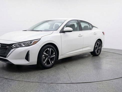 Used 2025 Nissan Sentra SV FWD image 3