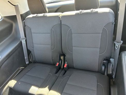 Certified 2023 GMC Acadia SLE w/ Driver Convenience Package image 42