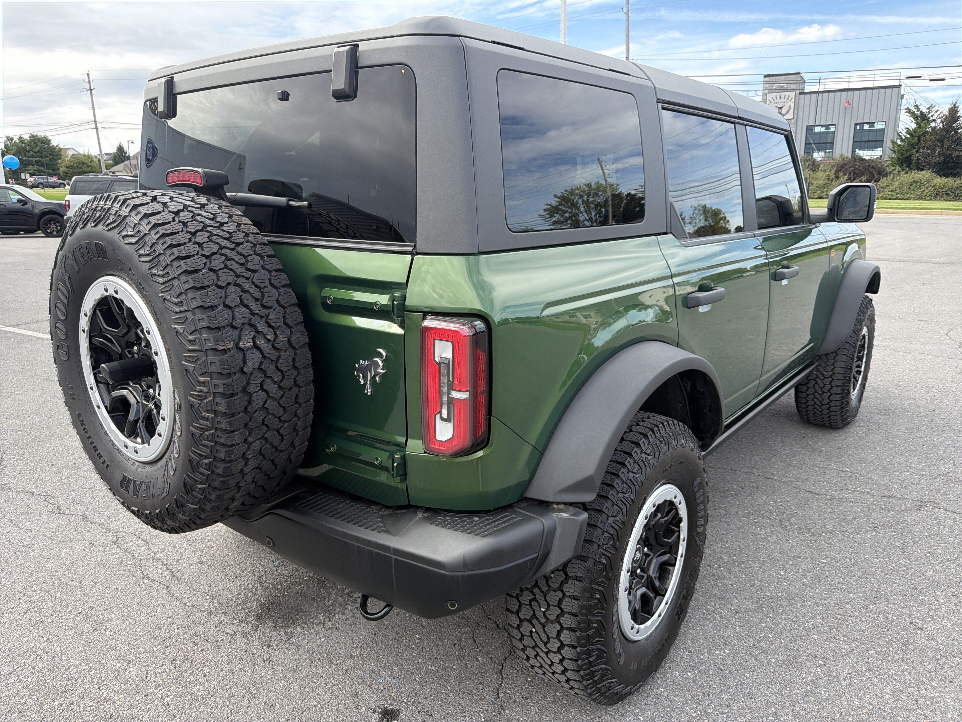 Used 2024 Ford Bronco Badlands AWD/4WD image 3