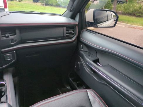 Used 2024 Ford Expedition Limited RWD image 17