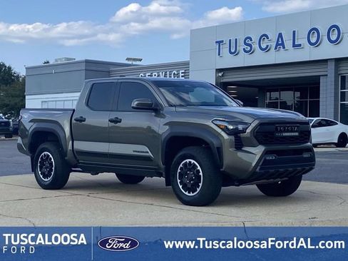 Used 2024 Toyota Tacoma TRD Off-Road w/ TRD Off Road Upgrade Package AWD/4WD image 1