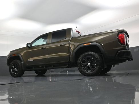 Used 2023 GMC Canyon Elevation w/ Elevation Premium Package AWD/4WD image 18