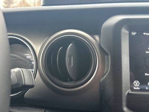 Used 2023 Jeep Wrangler Unlimited w/ Cold Weather Group image 28