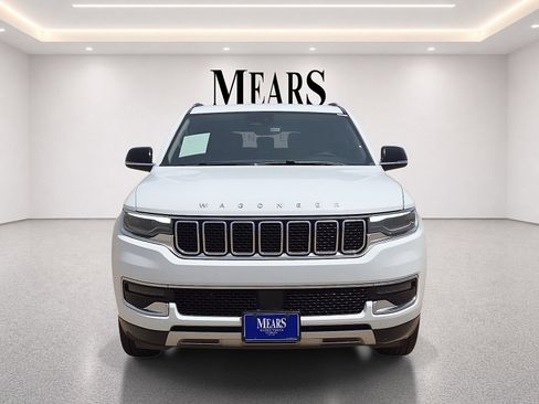 Used 2024 Jeep Wagoneer L Series II w/ Flexible Seating Group RWD image 8