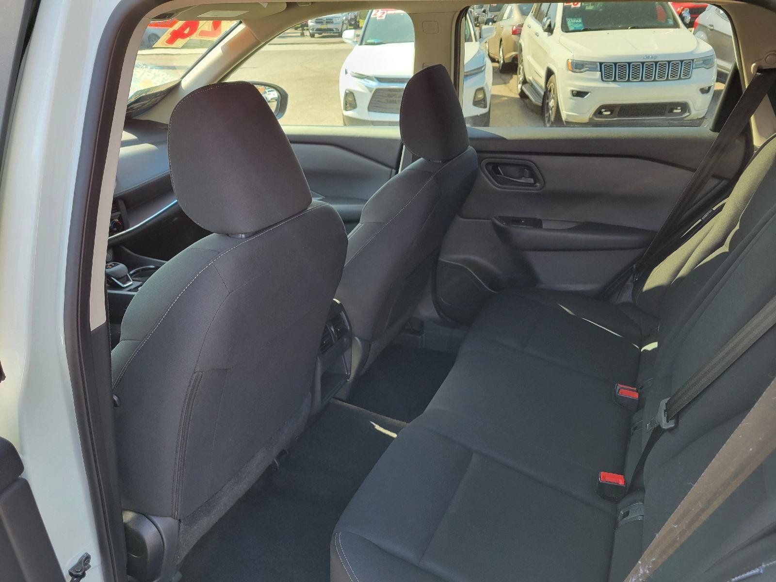 Used 2024 Nissan Rogue S AWD/4WD image 6