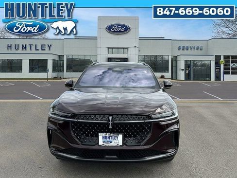 Used 2024 Lincoln Nautilus Reserve w/ Equipment Group 202A image 3