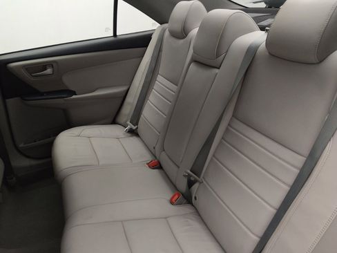 Used 2015 Toyota Camry XLE image 18