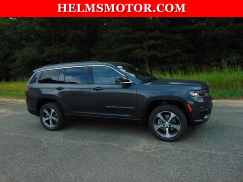 Certified 2024 Jeep Grand Cherokee L Limited w/ Luxury Tech Group II image 10