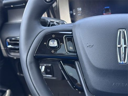 New 2025 Lincoln Corsair Grand Touring w/ Towing Package image 25