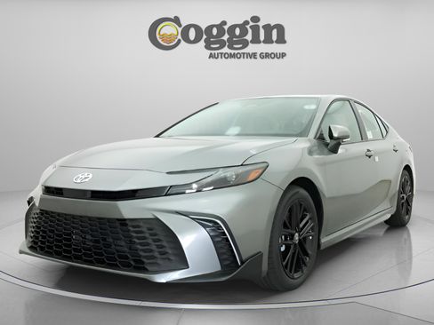 New 2026 Toyota Camry SE FWD image 32