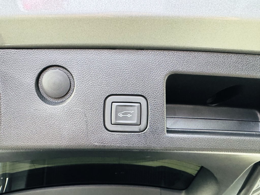 Used 2026 Chevrolet Equinox LT w/ Convenience Package II FWD image 27