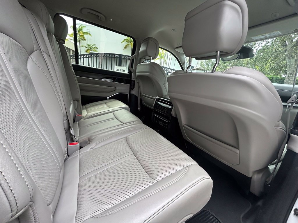 Used 2024 Jeep Wagoneer Series II w/ Flexible Seating Group RWD image 34