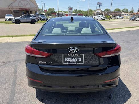 Used 2018 Hyundai Elantra SEL w/ Winter Weather Package FWD image 4