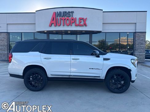 Used 2023 GMC Yukon Denali Ultimate AWD/4WD image 1