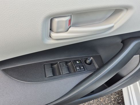 Used 2026 Toyota Corolla LE image 10