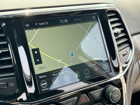 Used 2022 Jeep Grand Cherokee Laredo X image 10