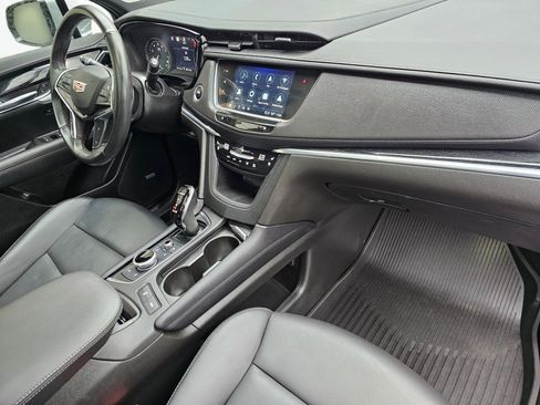 Certified 2023 Cadillac XT5 Premium Luxury w/ Technology Package AWD/4WD image 16