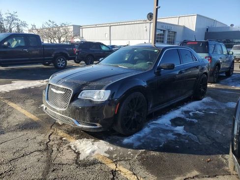 Used 2020 Chrysler 300 Touring image 1