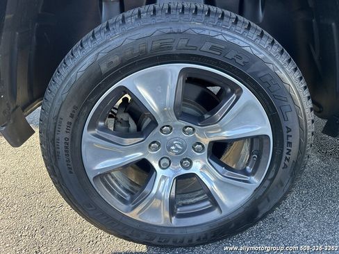 Used 2019 RAM 1500 Laramie image 10