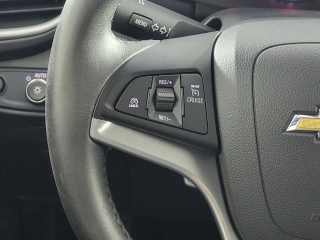 Used 2017 Chevrolet Trax LT w/ LT Convenience Package FWD image 27