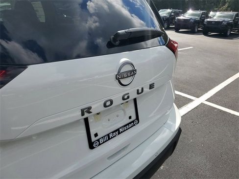 New 2026 Nissan Rogue S image 6