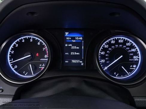 Used 2021 Toyota Camry SE FWD image 4