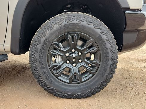 New 2026 Chevrolet Silverado 1500 ZR2 AWD/4WD image 13