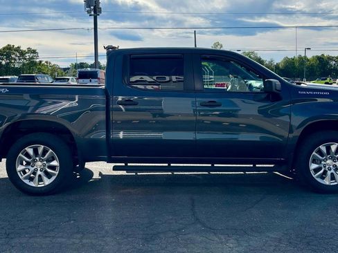 Used 2019 Chevrolet Silverado 1500 Custom w/ Custom Value Package AWD/4WD image 5