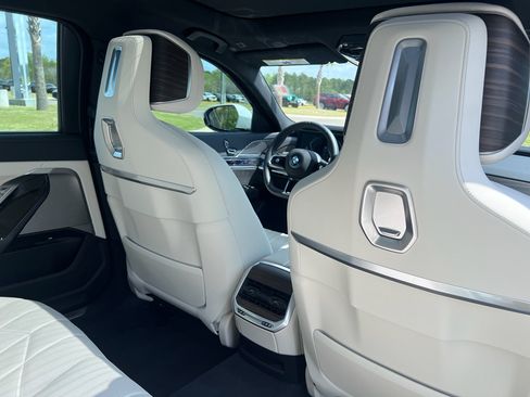 Used 2025 BMW 740i RWD image 13