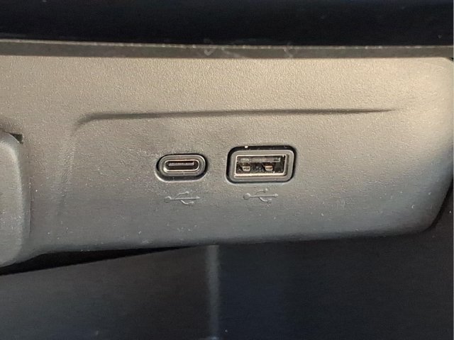 Used 2024 Chevrolet Trax LT w/ LT Convenience Package FWD image 17