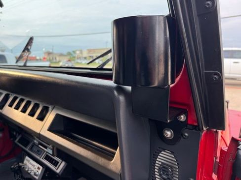 Used 1995 Jeep Wrangler SE image 23